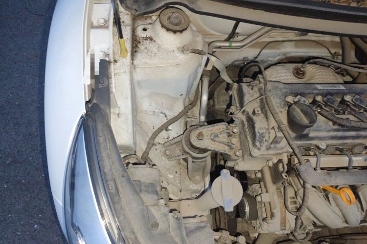 Used Kia kx1 Stonic 2019 1.4L Automatic Fun Edition China VI Engine Bay Right
