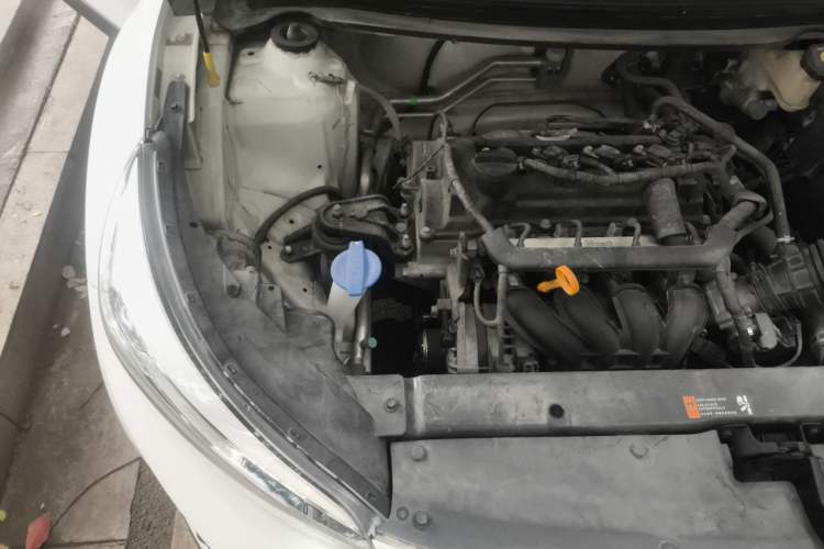 Used Kia kx1 Stonic 2019 1.4L Automatic Fun Edition China VI Engine Bay Right