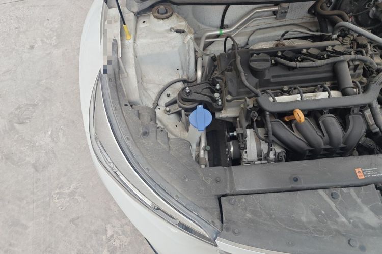 Used Kia kx1 Stonic 2019 1.4L Automatic Sport Edition China VI Engine Bay Right