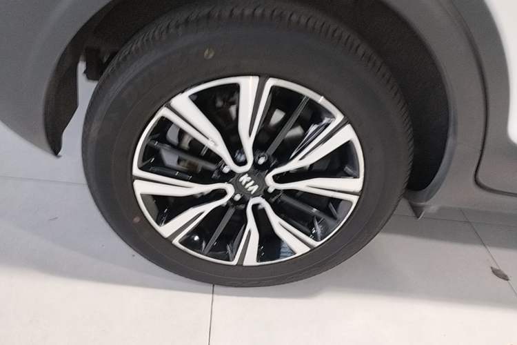 Used Kia kx1 Stonic 2019 1.4L Automatic Fun Edition China VI Exterior 2