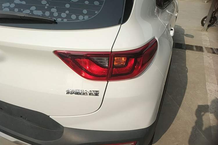Used Kia kx1 Stonic 2019 1.4L Manual Fun Edition China VI Standard Exterior 3