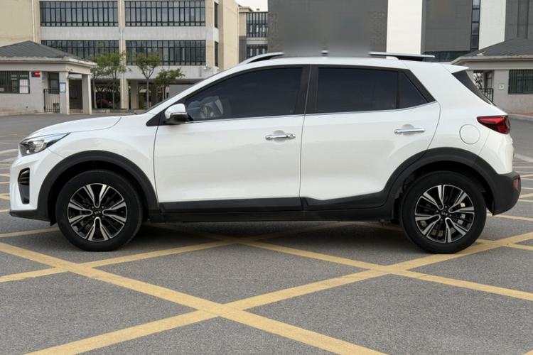 Used Kia kx1 Stonic 2019 1.4L Automatic Sport Edition China VI Exterior 4