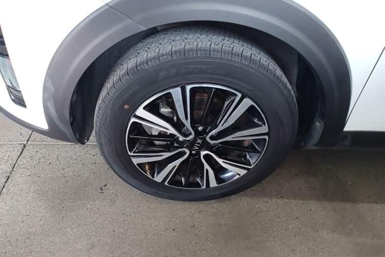Used Kia kx1 Stonic 2019 1.4L Automatic Fun Edition China VI Exterior 4