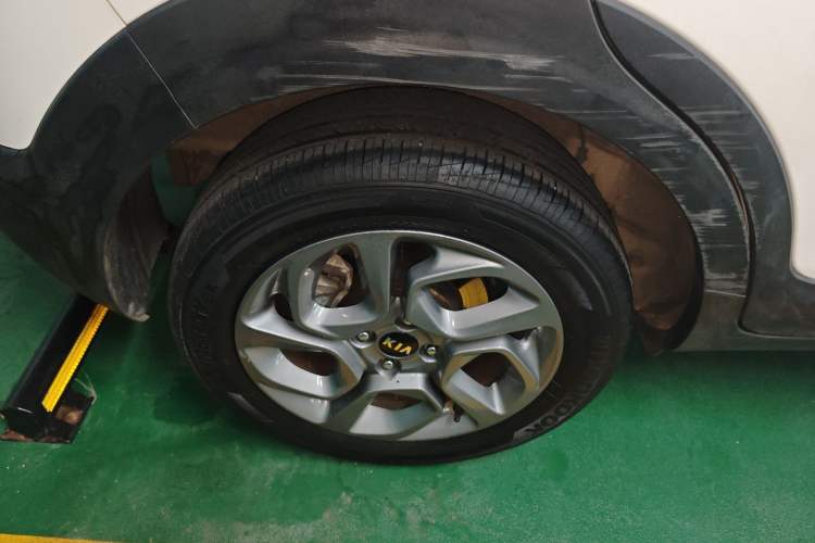 Used Kia kx1 Stonic 2019 1.4L Automatic Fun Edition China V Standard Exterior 5