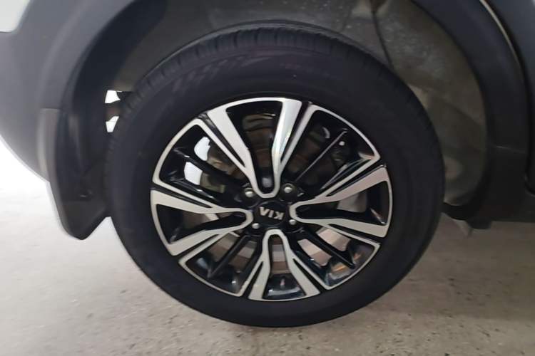 Used Kia kx1 Stonic 2019 1.4L Automatic Fun Edition China VI Exterior 5