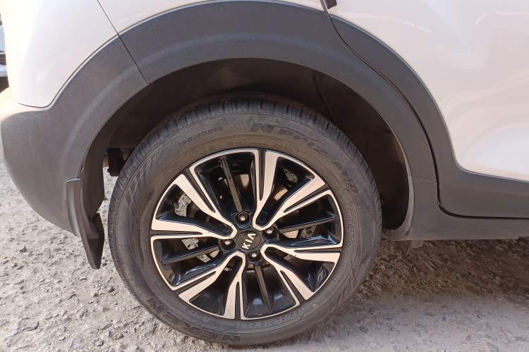 Used Kia kx1 Stonic 2019 1.4L Automatic Fun Edition China VI Exterior 8