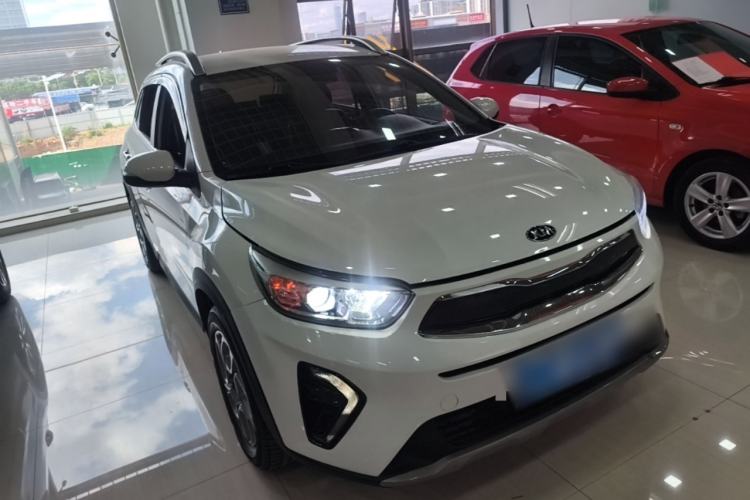 Used Kia kx1 Stonic 2019 1.4L Automatic Sport Edition China VI Front Right 45 Deg
