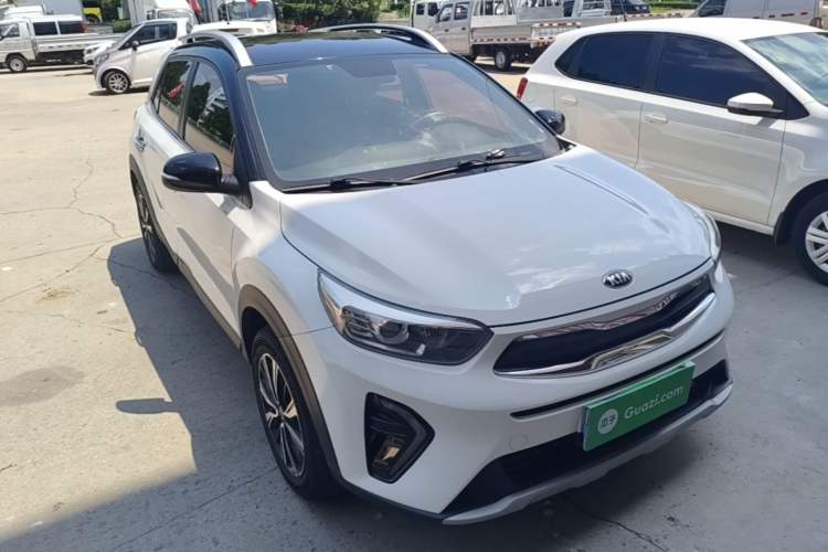 Used Kia kx1 Stonic 2019 1.4L Automatic Sport Edition China VI Front Right 45 Deg
