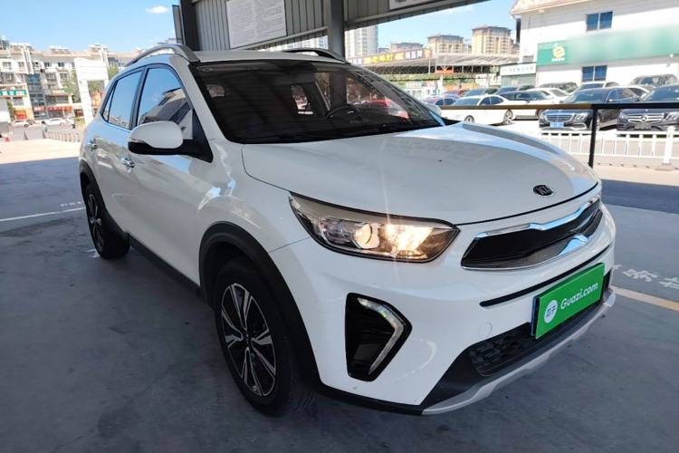 Used Kia kx1 Stonic 2019 1.4L Automatic Sport Edition China VI Front Right 45 Deg