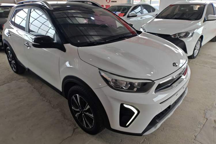 Used Kia kx1 Stonic 2019 1.4L Automatic Sport Edition China VI Front Right 45 Deg