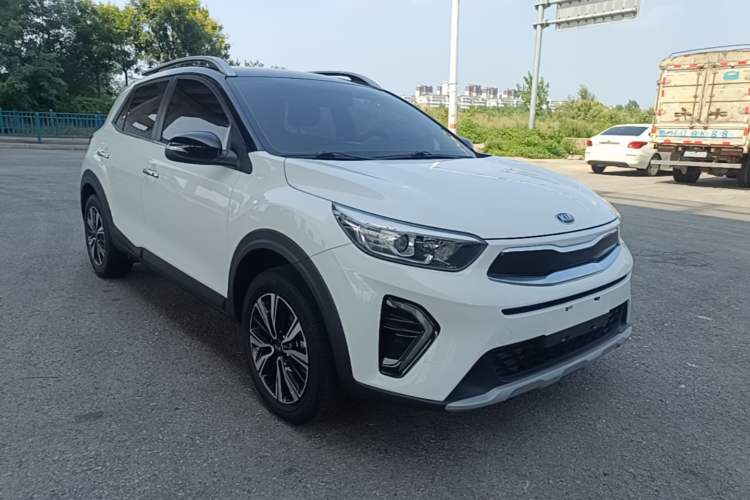 Used Kia kx1 Stonic 2019 1.4L Automatic Sport Edition China VI Front Right 45 Deg