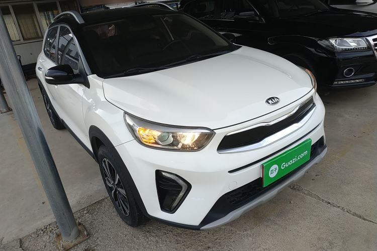 Used Kia kx1 Stonic 2019 1.4L Automatic Fun Edition China V Standard Front Right 45 Deg