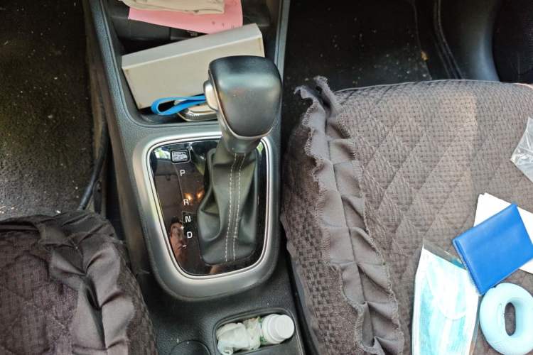 Used Kia kx1 Stonic 2019 1.4L Automatic Fun Edition China VI Gear Lever