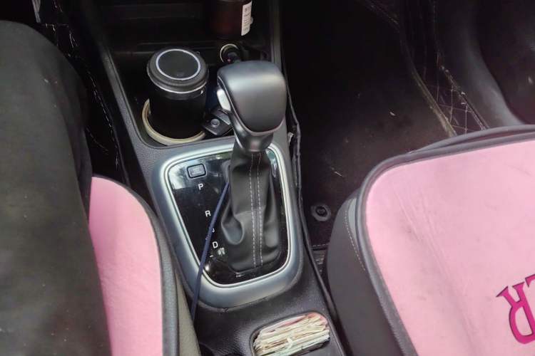 Used Kia kx1 Stonic 2019 1.4L Automatic Fun Edition China V Standard Gear Lever