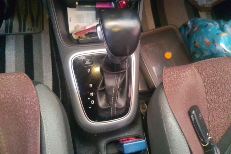 Used Kia kx1 Stonic 2019 1.4L Automatic Fun Edition China VI Gear Lever
