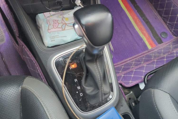 Used Kia kx1 Stonic 2019 1.4L Automatic Fun Edition China VI Gear Lever