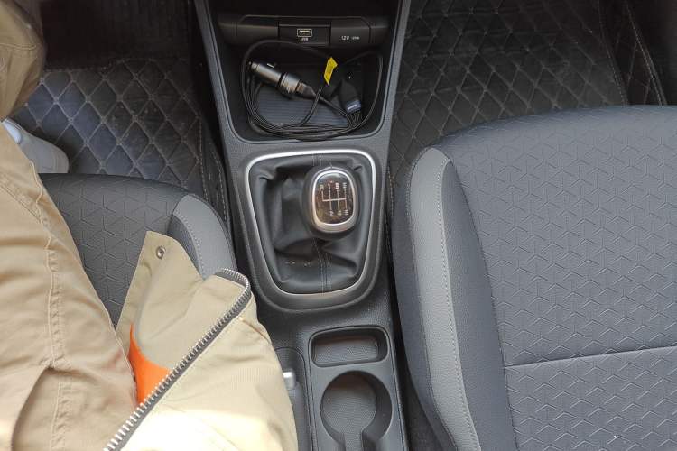 Used Kia kx1 Stonic 2019 1.4L Manual Fun Edition China VI Standard Gear Lever