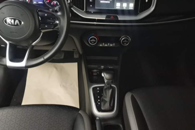 Used Kia kx1 Stonic 2019 1.4L Automatic Fun Edition China VI Gear Lever