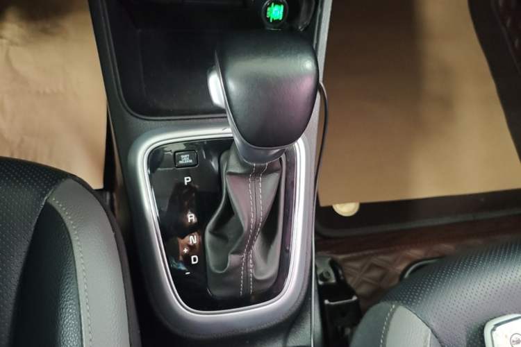 Used Kia kx1 Stonic 2019 1.4L Automatic Fun Edition China VI Gear Lever