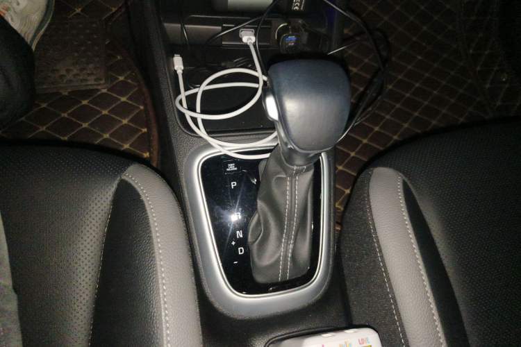 Used Kia kx1 Stonic 2019 1.4L Automatic Fun Edition China VI Gear Lever