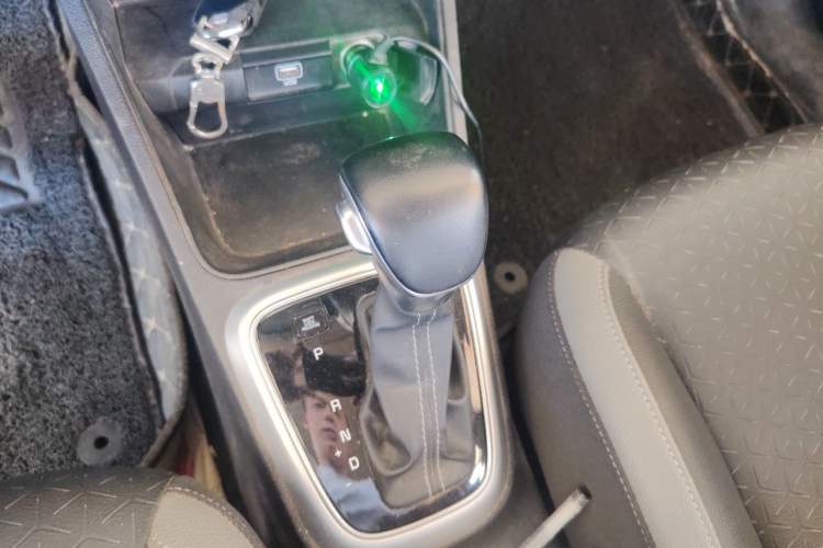 Used Kia kx1 Stonic 2019 1.4L Automatic Fashion Edition China VI Gear Lever
