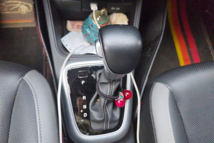 Used Kia kx1 Stonic 2019 1.4L Automatic Fun Edition China VI Gear Lever