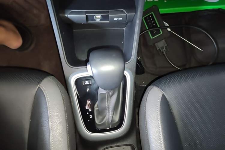 Used Kia kx1 Stonic 2019 1.4L Automatic Fun Edition China VI Gear Lever