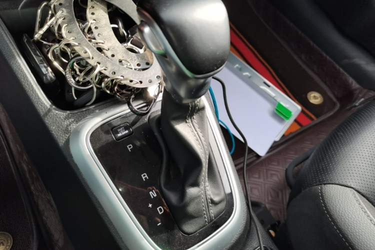 Used Kia kx1 Stonic 2019 1.4L Automatic Fun Edition China VI Gear Lever