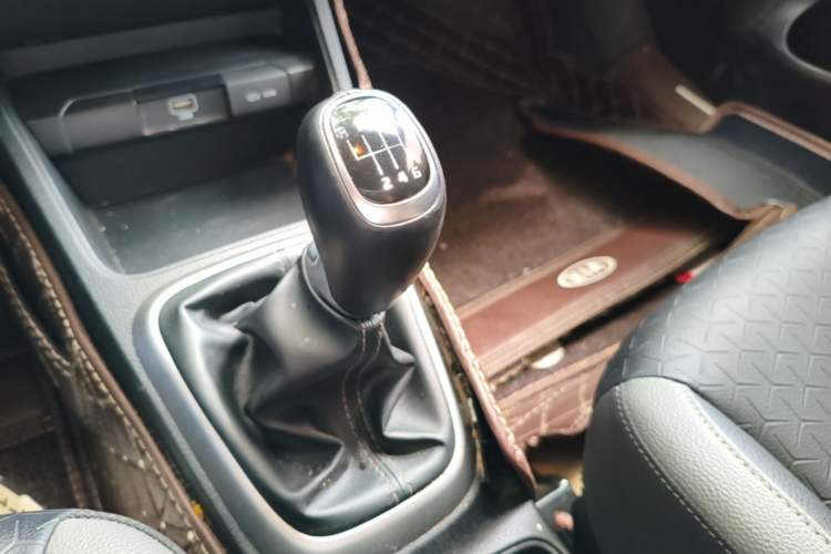 Used Kia kx1 Stonic 2019 1.4L Manual Fun Edition China VI Standard Gear Lever