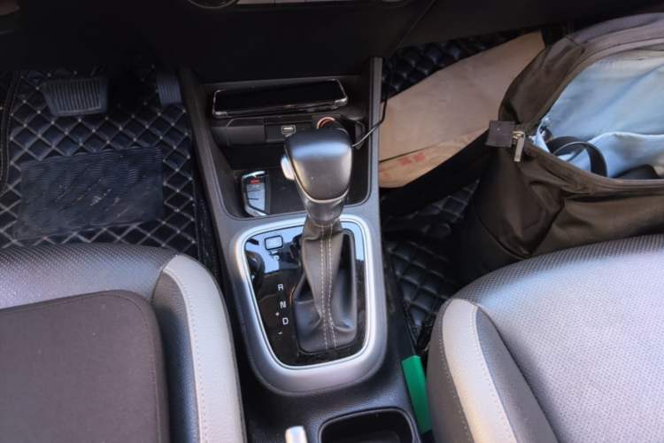 Used Kia kx1 Stonic 2019 1.4L Automatic Fun Edition China VI Gear Lever