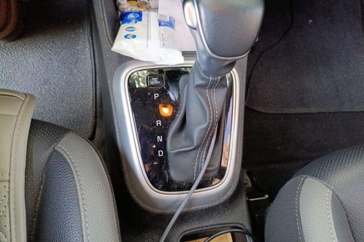 Used Kia kx1 Stonic 2019 1.4L Automatic Fun Edition China VI Gear Lever