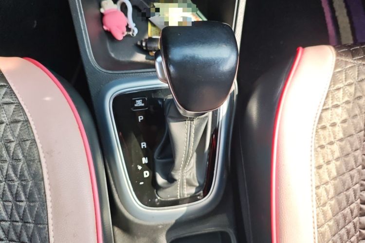 Used Kia kx1 Stonic 2019 1.4L Automatic Fun Edition China V Standard Gear Lever