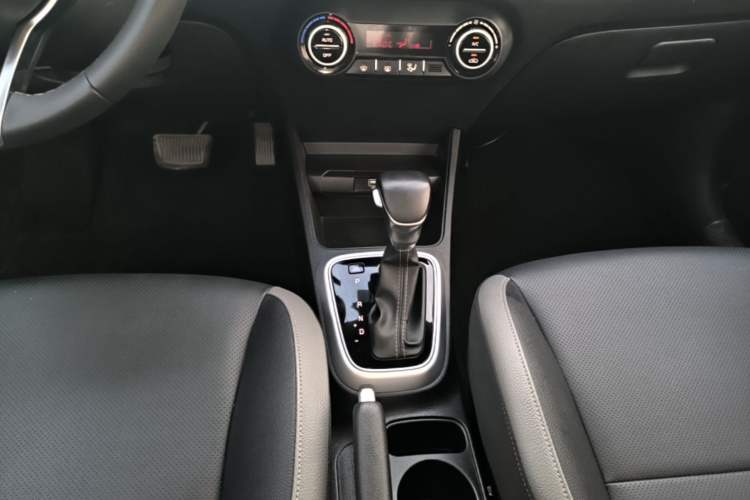 Used Kia kx1 Stonic 2019 1.4L Automatic Fun Edition China VI Gear Lever