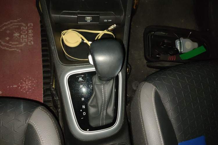 Used Kia kx1 Stonic 2019 1.4L Automatic Fun Edition China VI Gear Lever