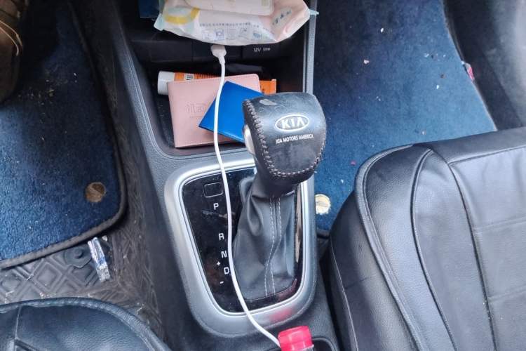 Used Kia kx1 Stonic 2019 1.4L Automatic Sport Edition China VI Gear Lever