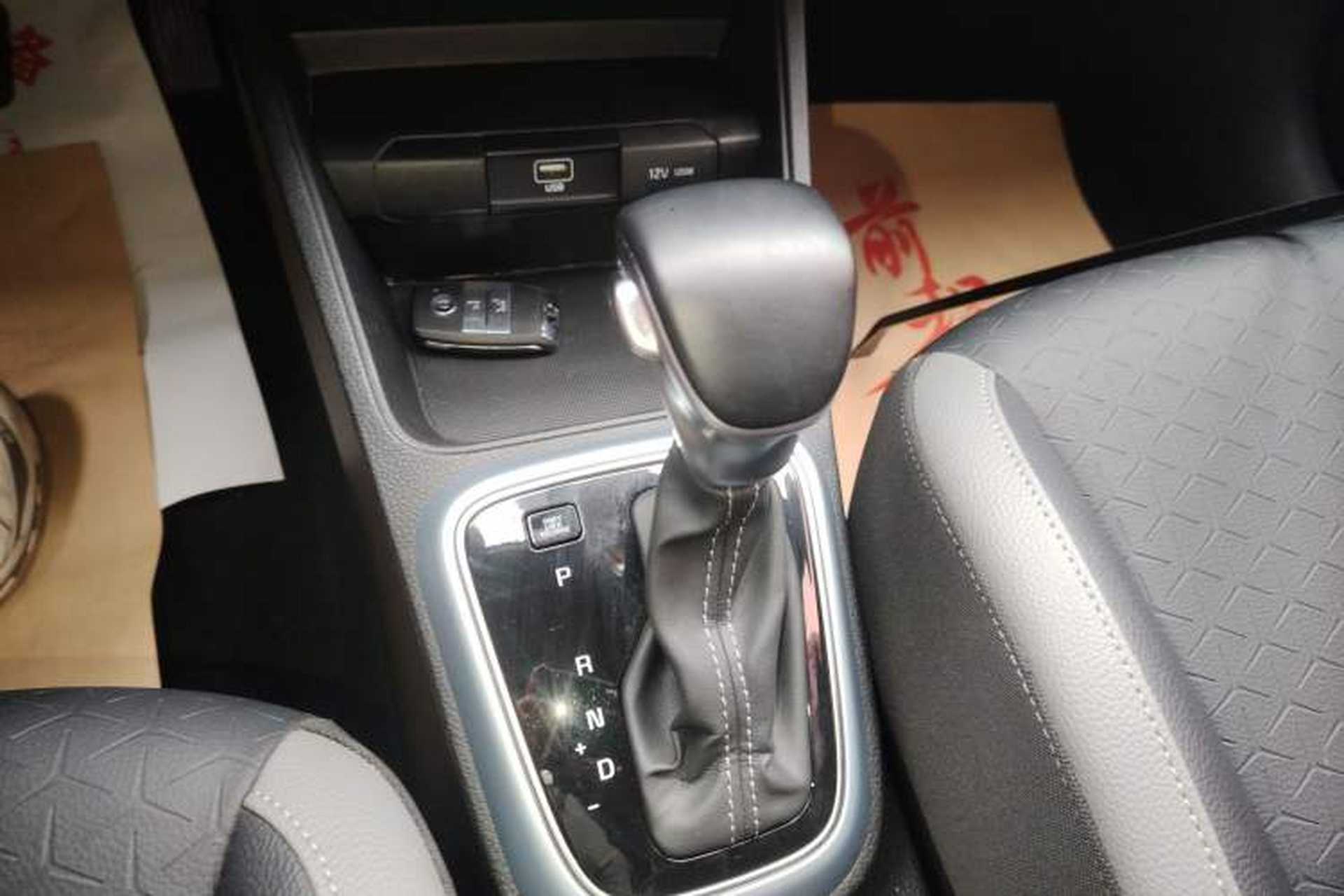 Used Kia kx1 Stonic 2019 1.4L Automatic Fun Edition China V Standard Gear Lever