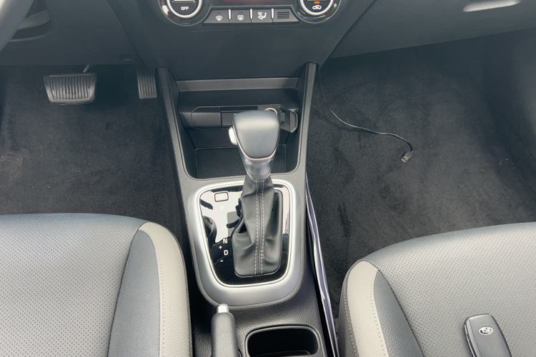 Used Kia kx1 Stonic 2019 1.4L Automatic Fun Edition China VI Gear Lever