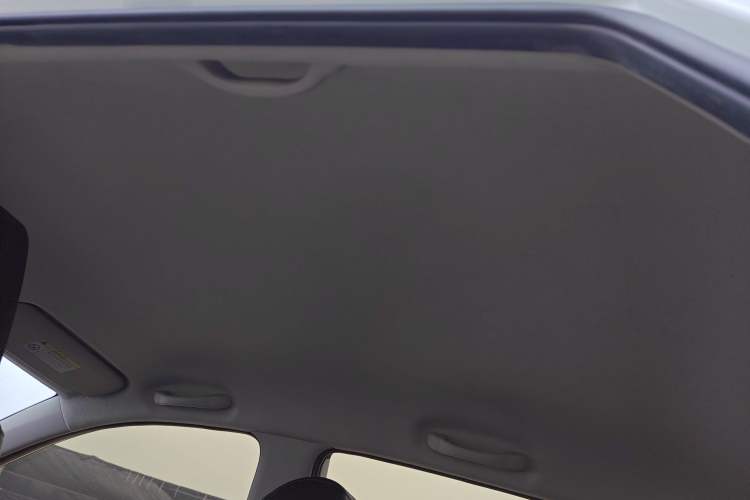 Used Kia kx1 Stonic 2019 1.4L Automatic Fun Edition China V Standard Headliner