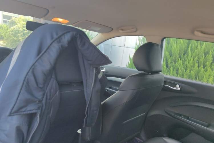 Used Kia kx1 Stonic 2019 1.4L Automatic Fun Edition China VI Headliner