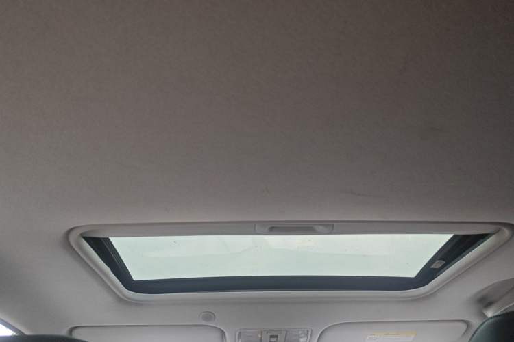 Used Kia kx1 Stonic 2019 1.4L Automatic Fun Edition China VI Headliner