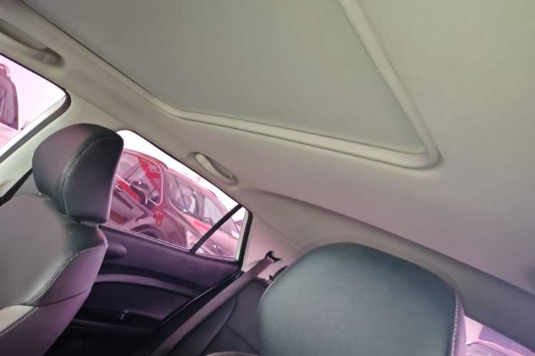 Used Kia kx1 Stonic 2019 1.4L Automatic Sport Edition China VI Headliner