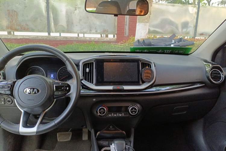 Used Kia kx1 Stonic 2019 1.4L Automatic Fun Edition China VI Headliner