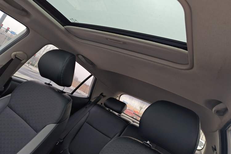 Used Kia kx1 Stonic 2019 1.4L Automatic Fun Edition China V Standard Headliner