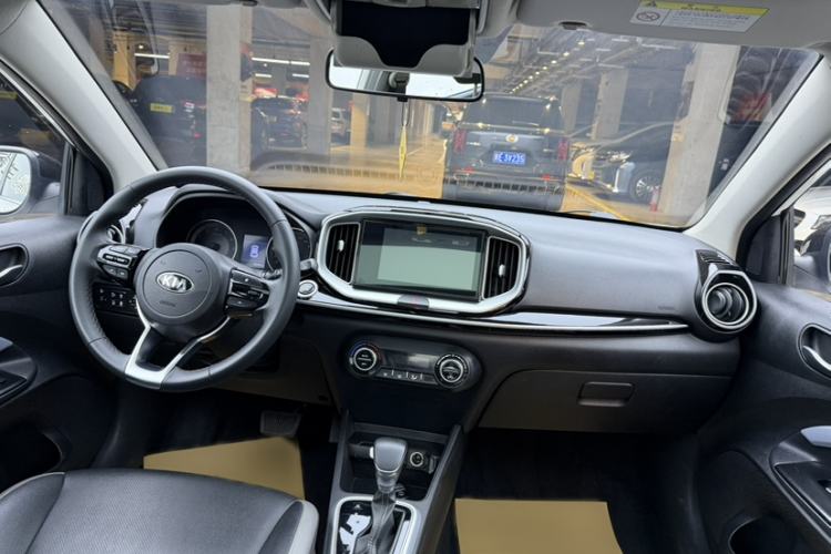 Used Kia kx1 Stonic 2019 1.4L Automatic Fun Edition China VI Interior 1