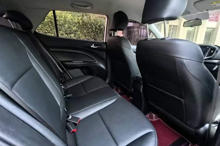 Used Kia kx1 Stonic 2019 1.4L Automatic Sport Edition China VI Interior 1