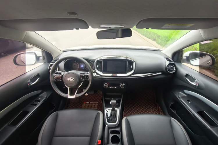 Used Kia kx1 Stonic 2019 1.4L Automatic Fun Edition China VI Interior 1