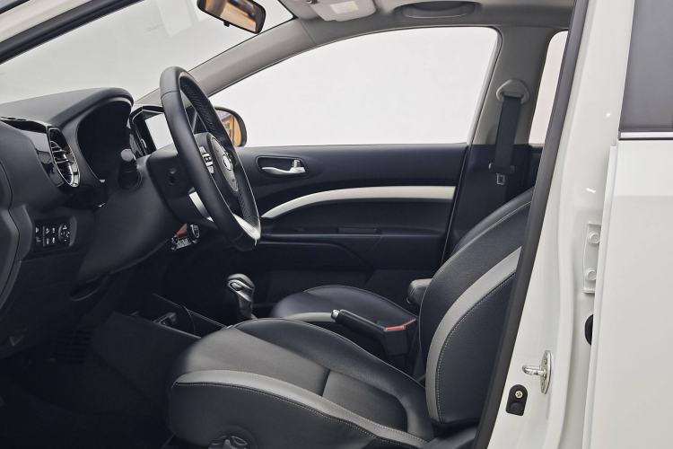 Used Kia kx1 Stonic 2019 1.4L Automatic Fun Edition China VI Interior 10