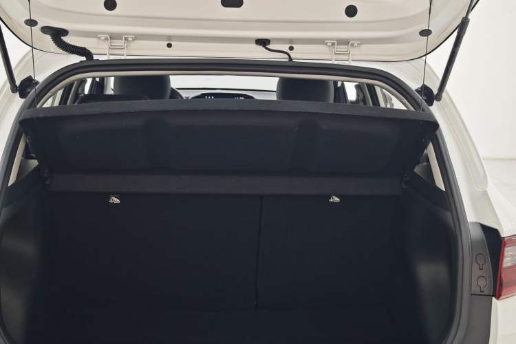 Used Kia kx1 Stonic 2019 1.4L Automatic Fun Edition China VI Interior 13