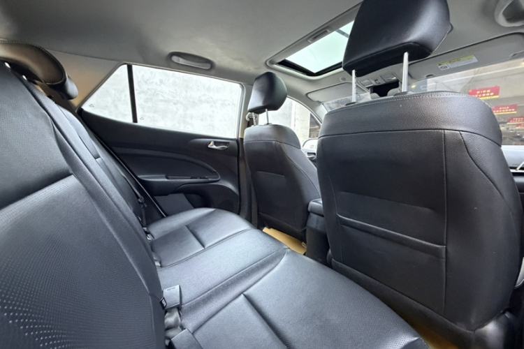 Used Kia kx1 Stonic 2019 1.4L Automatic Fun Edition China VI Interior 2