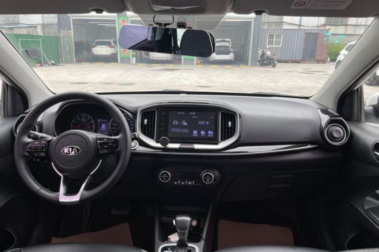 Used Kia kx1 Stonic 2019 1.4L Automatic Fun Edition China VI Interior 2